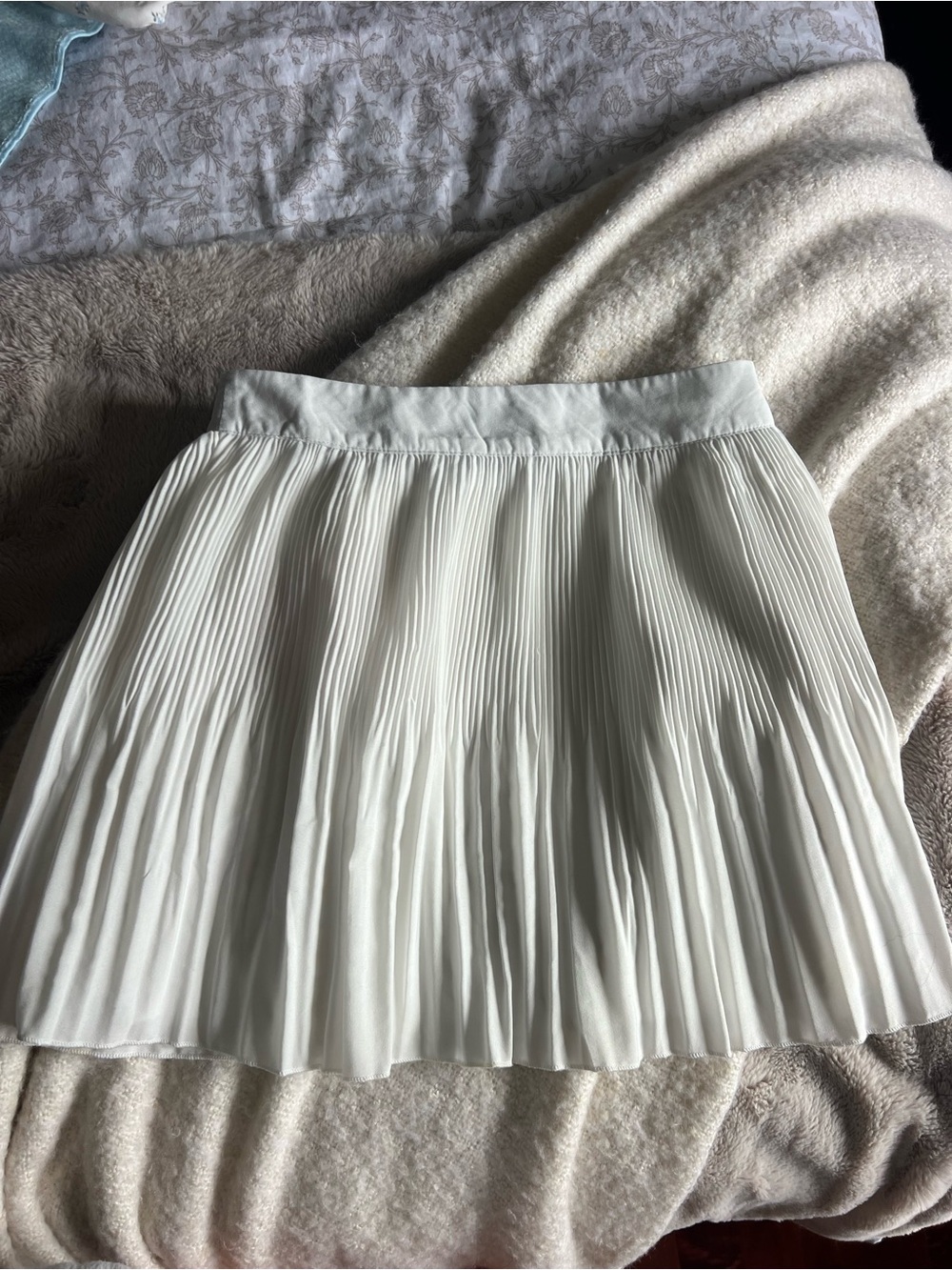 SHEIN White Pleated Circle Skirt